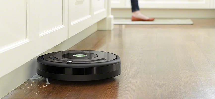 iRobot's 600 Series Roomba using side sweeping brushes
