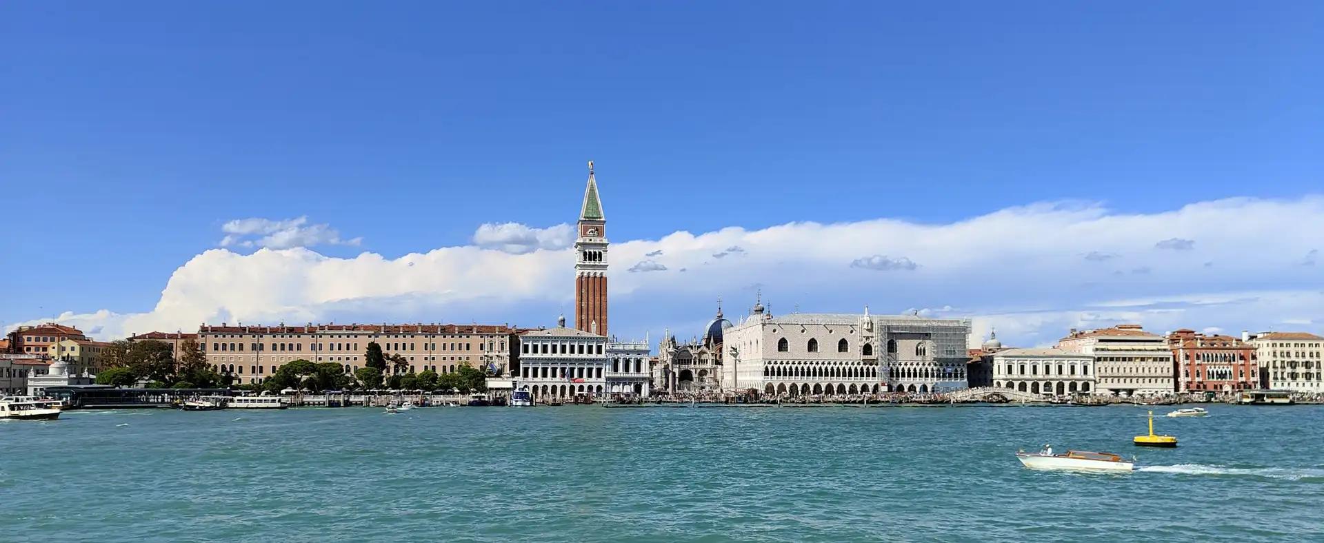 Venezia dal traghetto verso Mestre - Foto di Gianluca Dalmasso