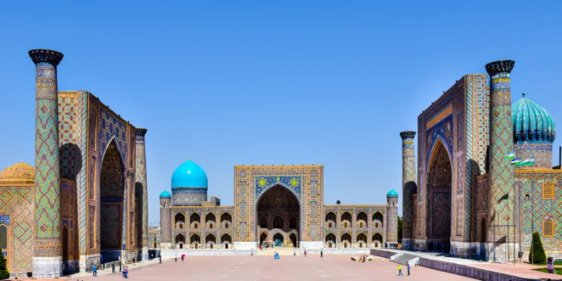 Uzbekistan, Samarcanda Piazza Registan