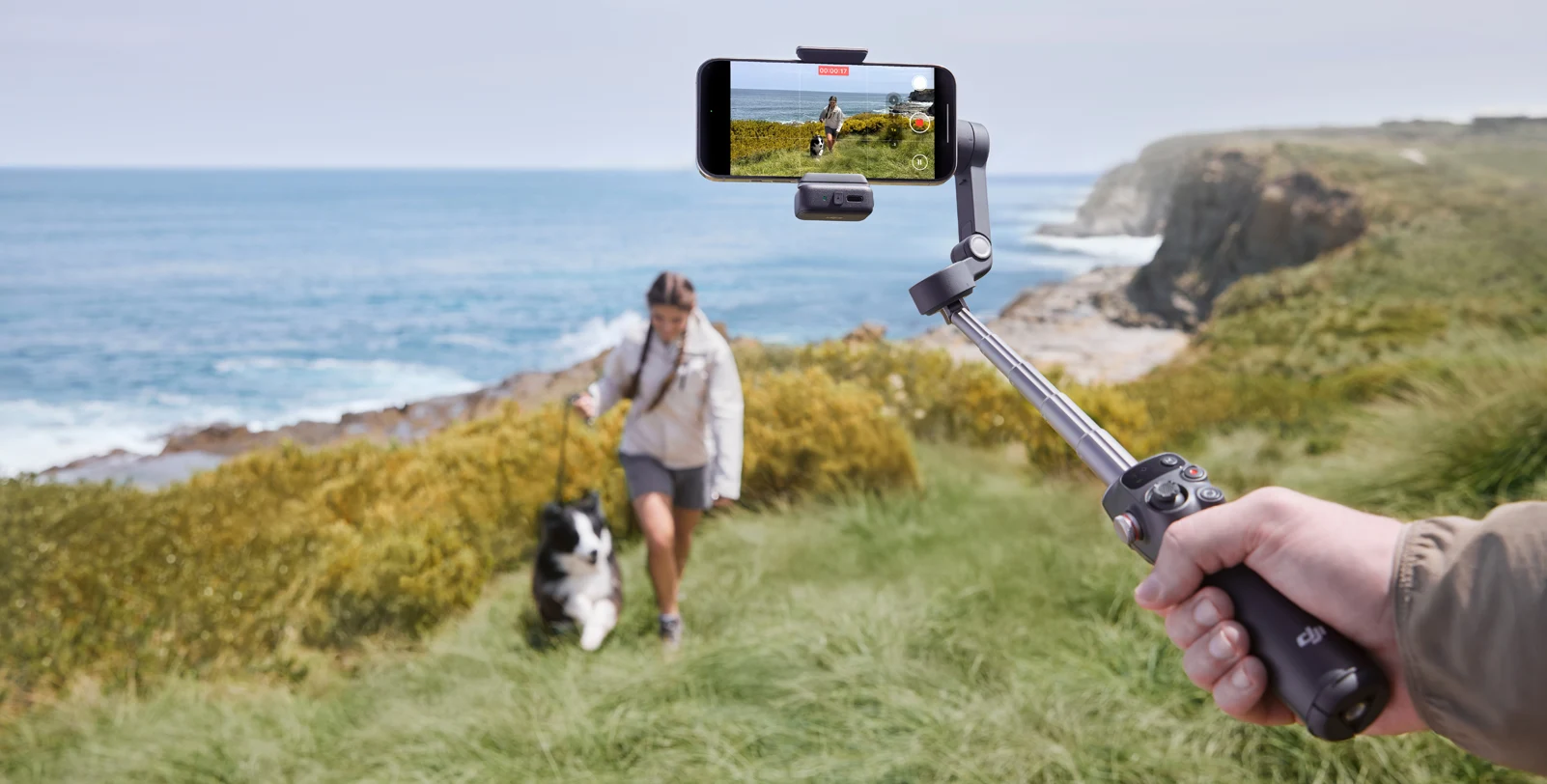 DJI Osmo Mobile 7P - Hiking With Pet